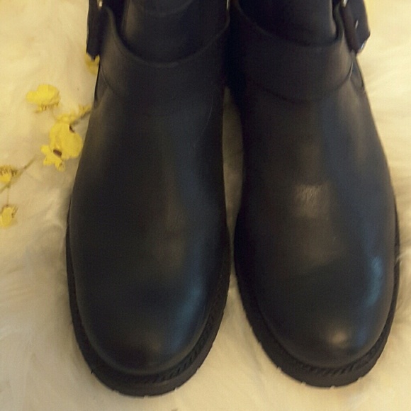 Frye genuine leather easy pull up boot - Picture 4 of 8